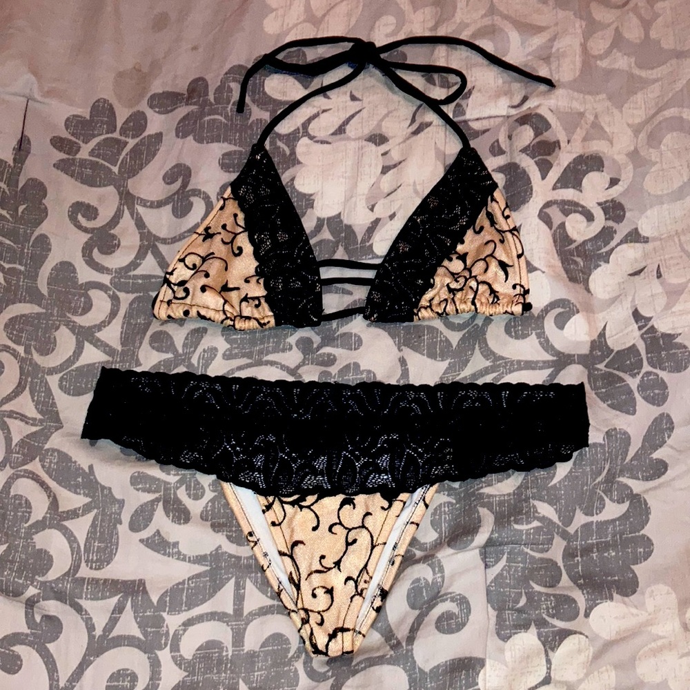 Shimmery Lace Bikini Set👙
